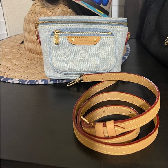 Louis Vuitton Mini BumBag - Picture 1 of 3